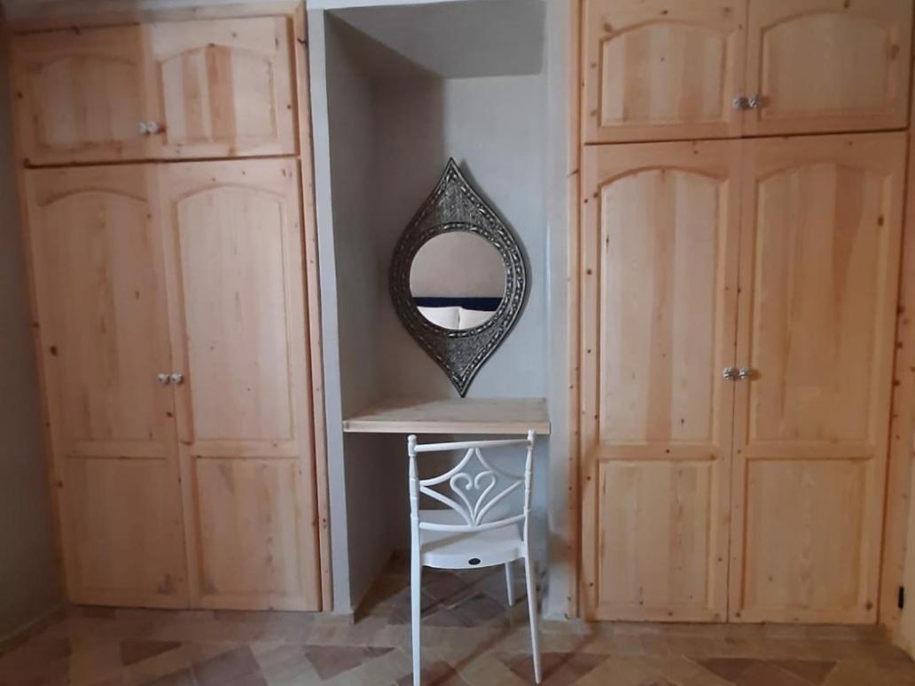 Dar Diafa Samira Surf Apartment Мирлефт Стая снимка